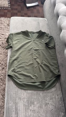 Figs top women in green size XL