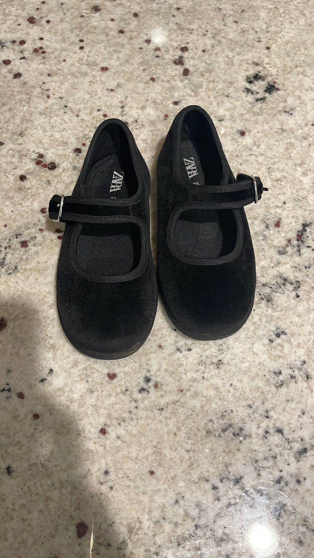 size 9 Zara flats