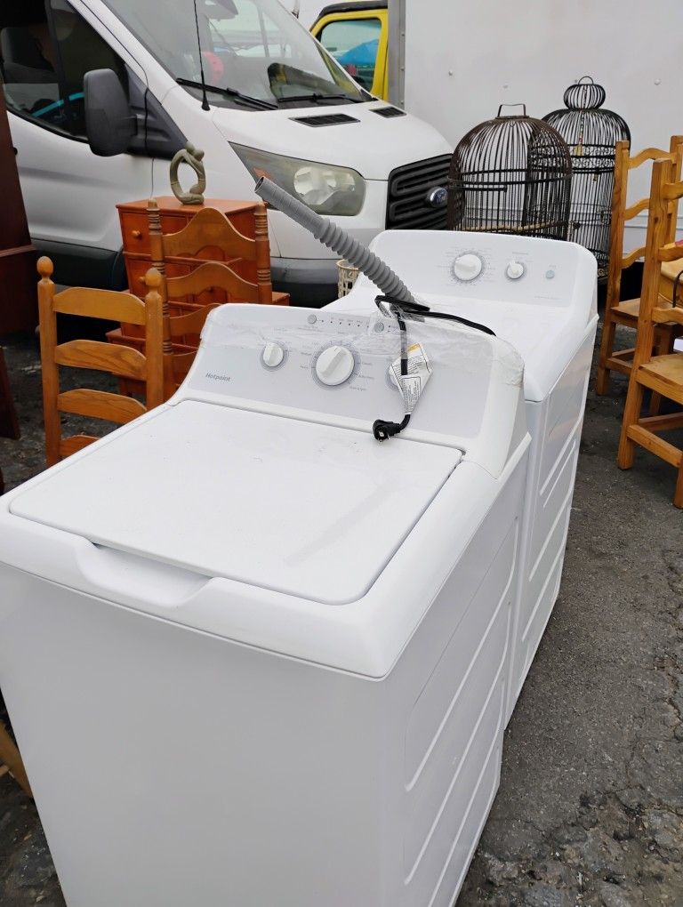Hot Point Washer And Dryer