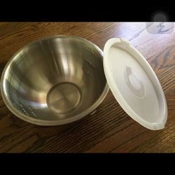 10 cups stainless steel mixing bowl with lid