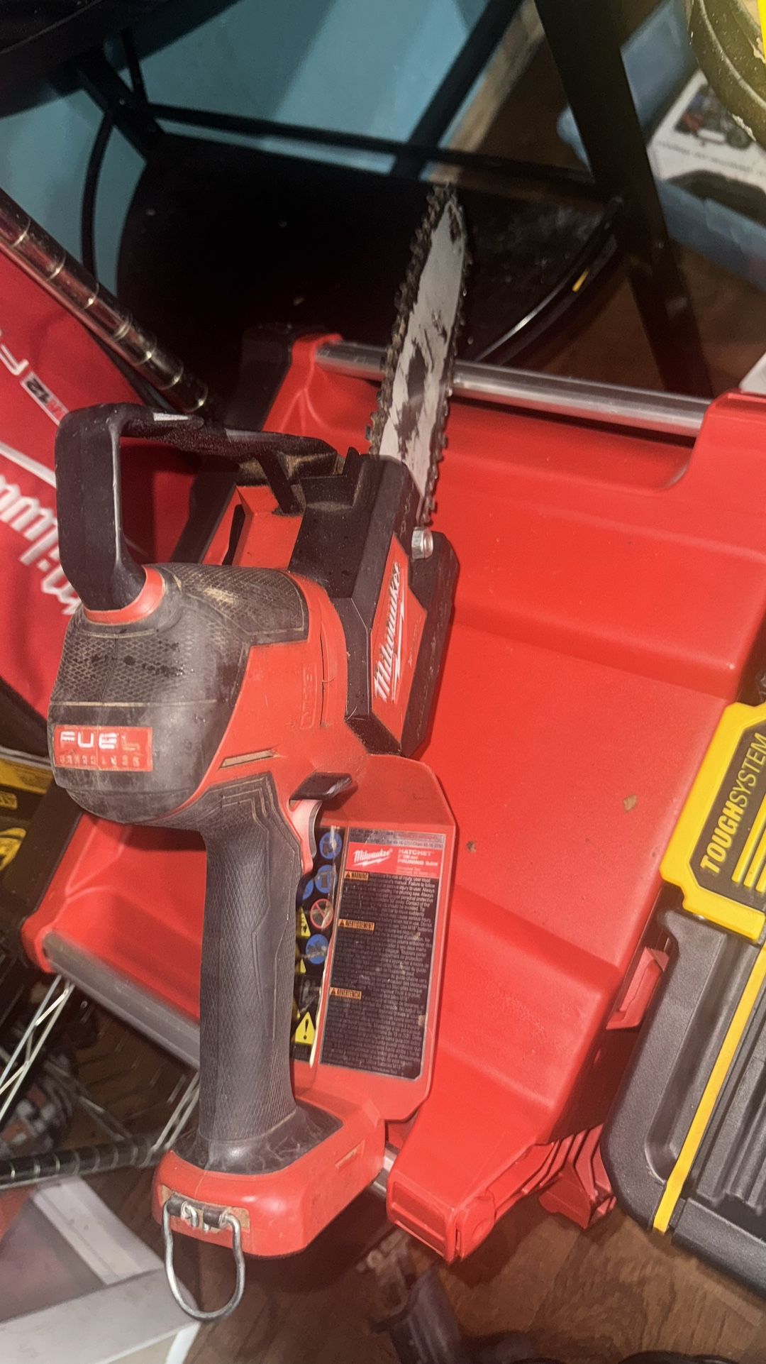 Milwuakee M18 FUEL Hatchet (Mini ChainSaw)