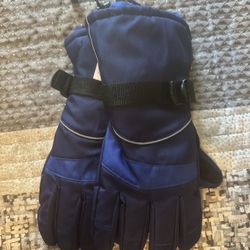 Brand New Gloves. Thinsulate. Waterproof. Size Xl Men And Medium Men