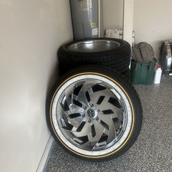 Wheel and vogues tyre
