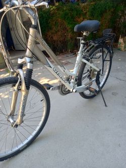 HYBRID GIANT Sedona dx bike