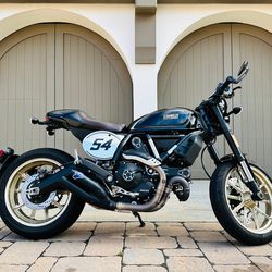 2017 Ducati Scrambler Café Racer – ONLY 950 Miles – Like New