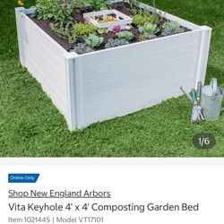 Vita Keyhole 4' x 4' Composting Garden Bed