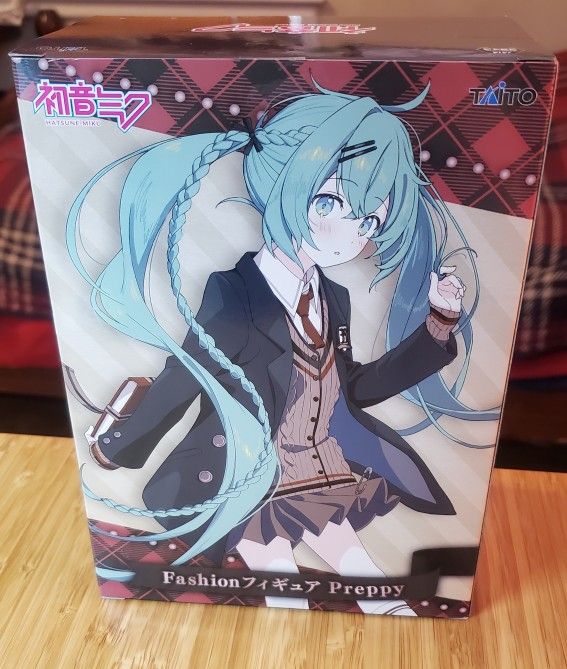 Miku Fashion Figure Brand New