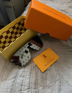 Lv glasses