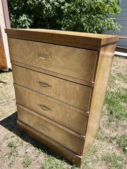 Dresser chest 4 drawers sturdy