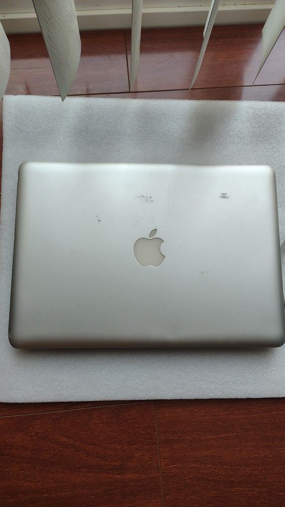 MacBook Pro (Mid-2013) - Upgraded with Ubuntu 24.04 - 8GB RAM / 128GB SSD
