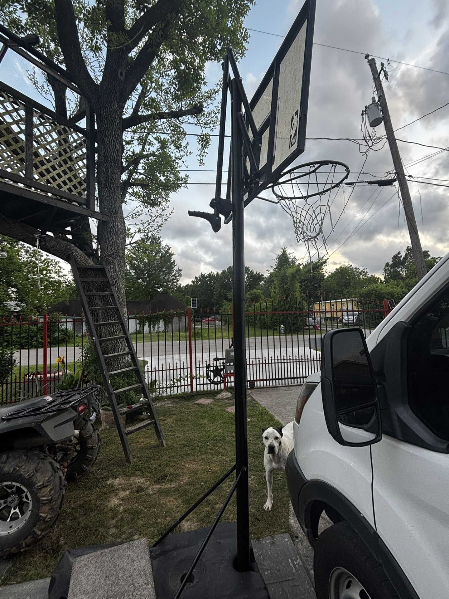Basketball hoop