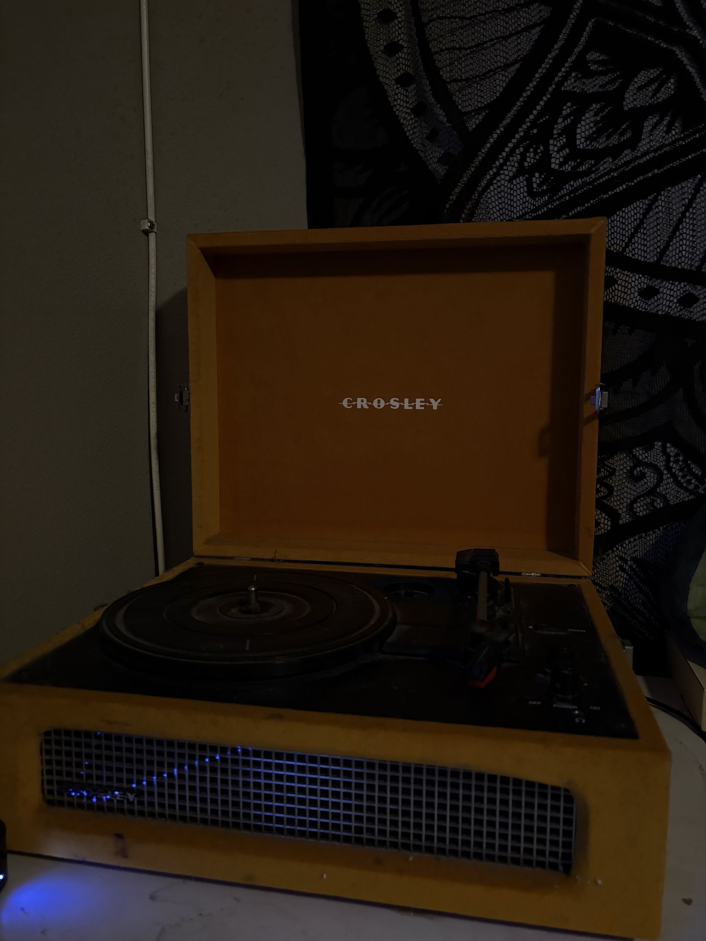 Crosley UO Exclusive Velvet Voyager Bluetooth yellow Record Player