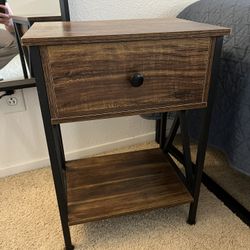 2 Nightstands 