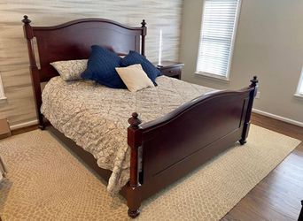 Queen Size Bed with  mattress