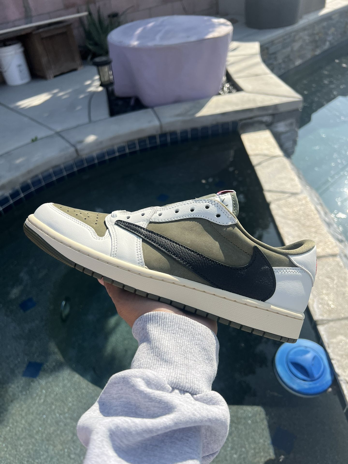 Jordan 1 Retro Low “Travis Scott Medium Olive” Size 10
