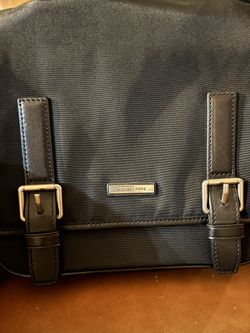 Michael Kors Messenger Bag