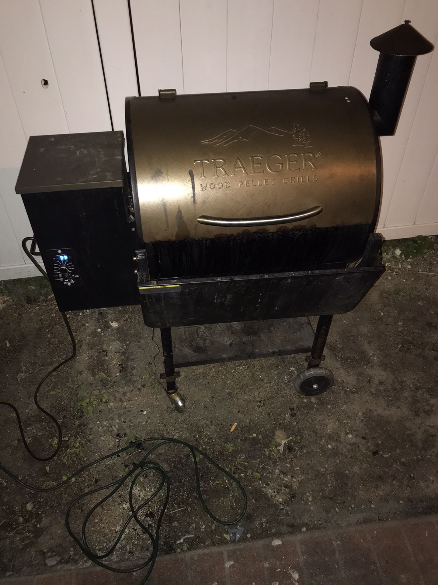 BBQ Grill / Traeger Grill Electronic Smoker