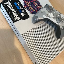 Xbox 1 For Sale Comes With Remote,HDMI and Power Cord