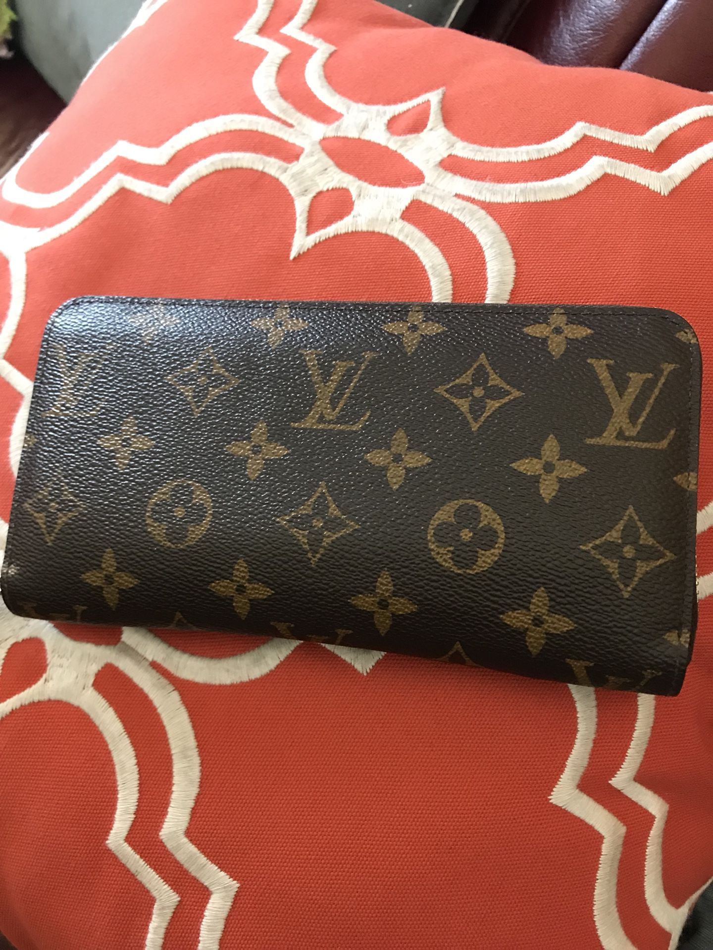 Louis vuitton & Gucci (OG) Wallet 🚫SOLD OUT🚫 Available Dm to