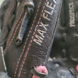 Mizuno Right Hand Glove.  Size 11