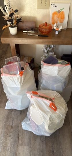 3 bags of kitchen stuff