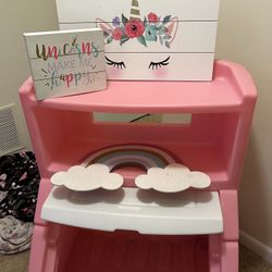 Toy Box And Unicorn Wall Decor 