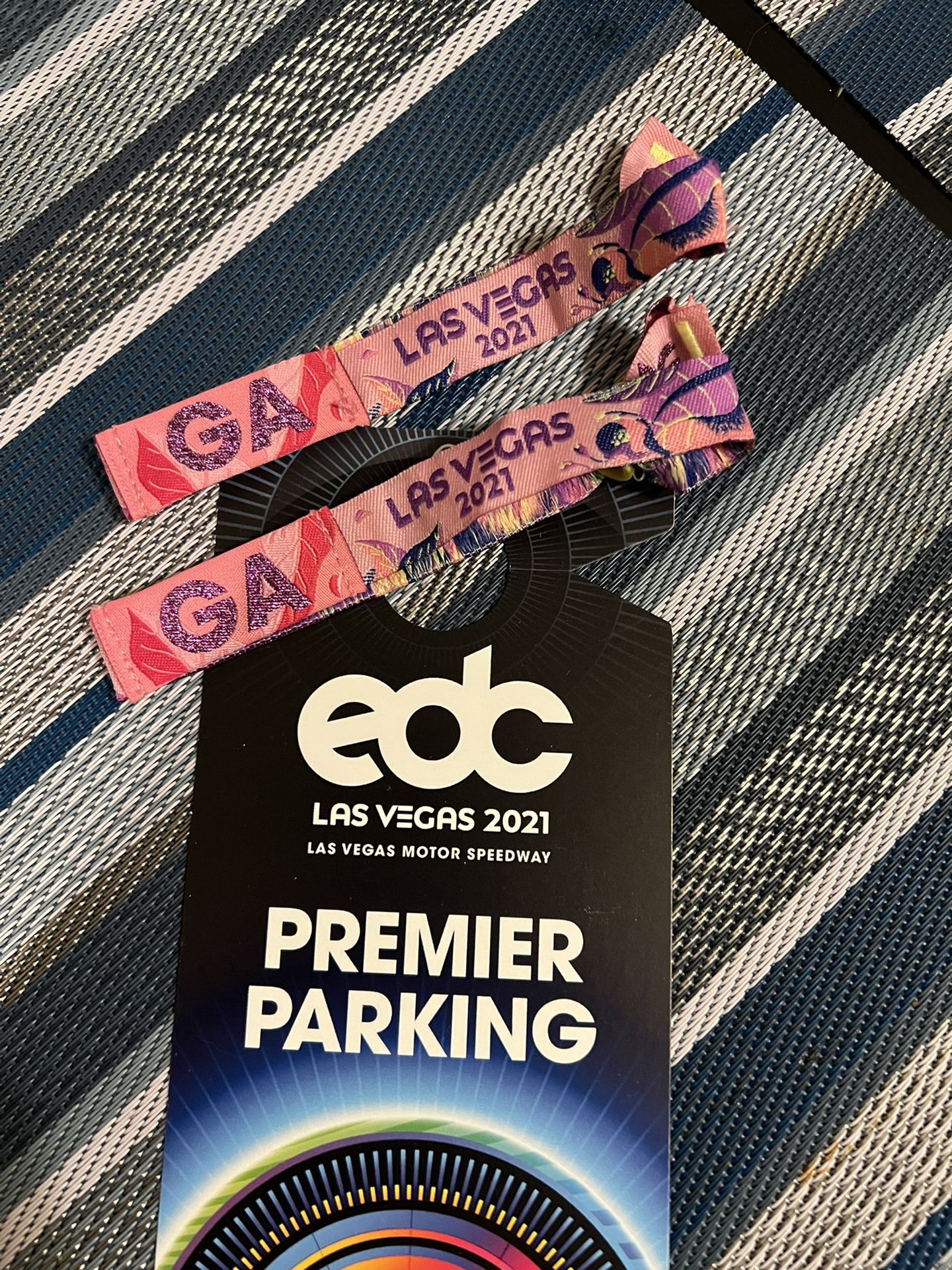 2 Edc Sunday Pass With Premium Parking