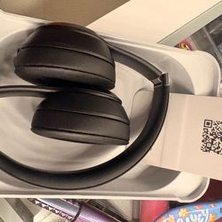 Beats solo 4 (New open box)