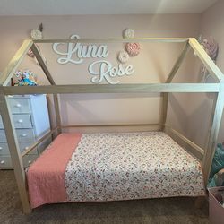 Girls twin size bed
