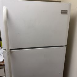 Frigidaire Refrigerator 