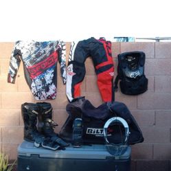 Motocross, Supercross Kit, Size Small Men's jersey, Size 9 Boots, Size 32 Padded Pants, Chest Plate, Wrist Guards