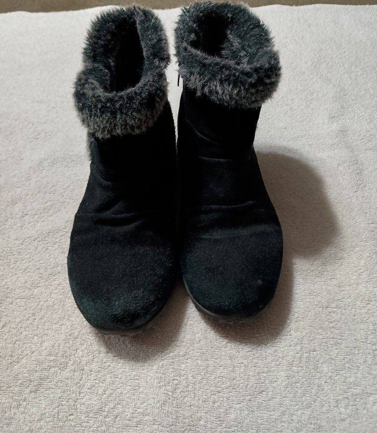 Khombu Lindsey Suede Leather Faux Fur Lined Ankle Boots