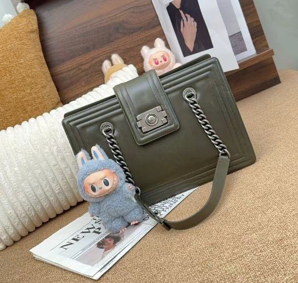 Chanel green smooth-grain cowhide leather tote with silver buckle