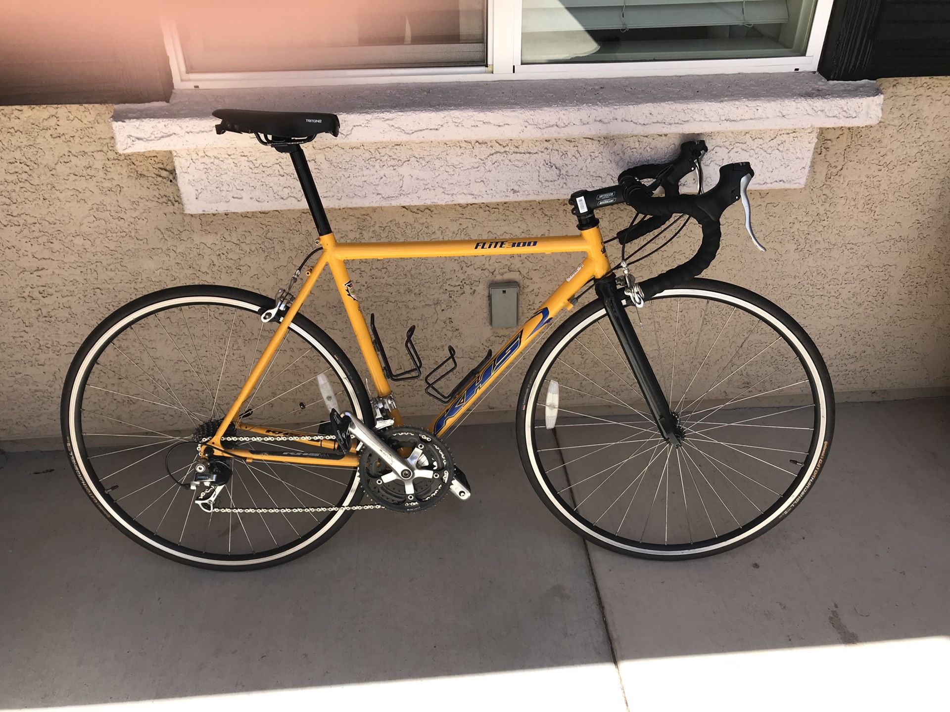 ‘06 KHS Flite 300 road bike
