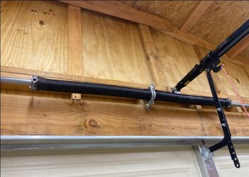 Garage door springs/ resortes de puerta de garaje