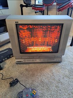 20" Retro Gaming CRT model PV-DF2004 with DVD/VHS Player.
