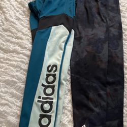 Adidas color Verde Size M $10 Adidas Obscuro Size S$7 O $15 X Los Dos