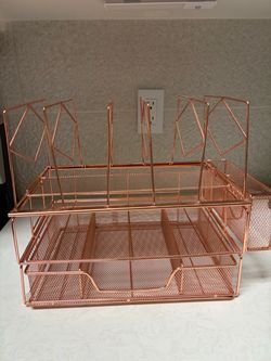 Desk organizer