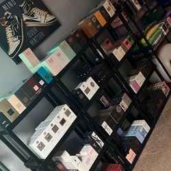 Men’s Colognes & Women’s Perfume