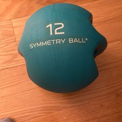 12 Pound Symmetry Ball w Handles