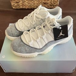 Jordan 11 Low “Snake”