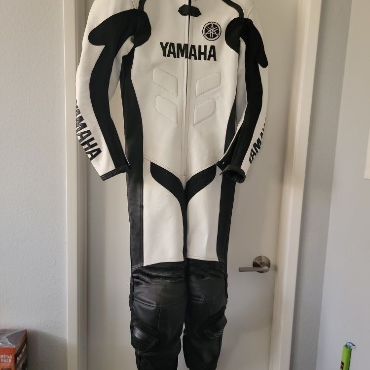 Yamaha Leather Full Suit 