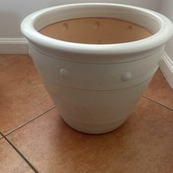 14.5” Hobnail Pot , Matte White 