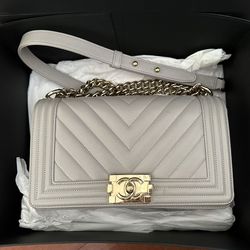 New Chanel Bag CHANEL BOY Original for Sale in Universal City