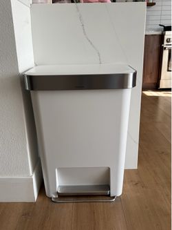 Simple Human Trash Bin