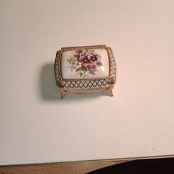 Beautiful Musical Jewelry Box 3 X 2 1/2 In.