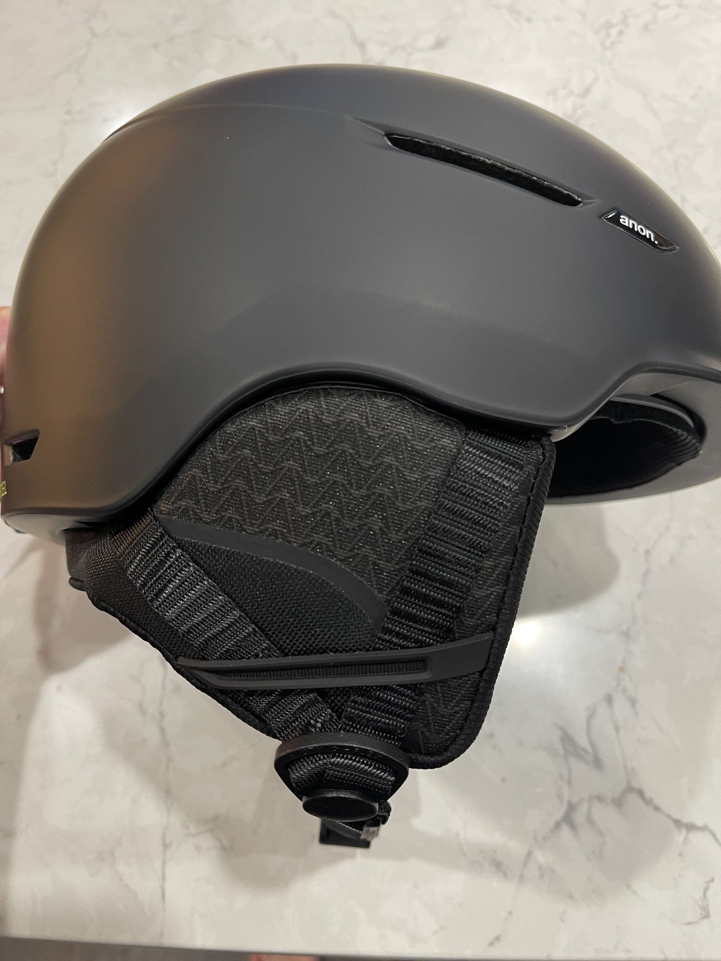 Anon Ski/Snowboard Helmet - Wavecel Technology - Size Medium - LIKE NEW 