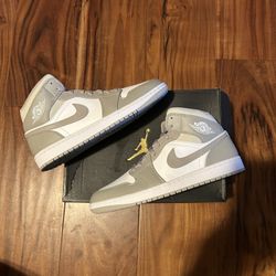 Jordan 1 Mid Linen