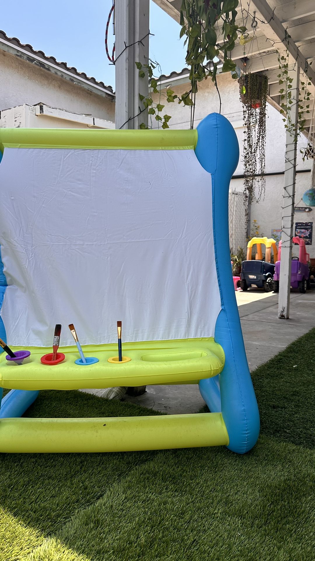 Inflatable Easel Set