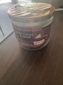 Bath and body works candle hot cocoa